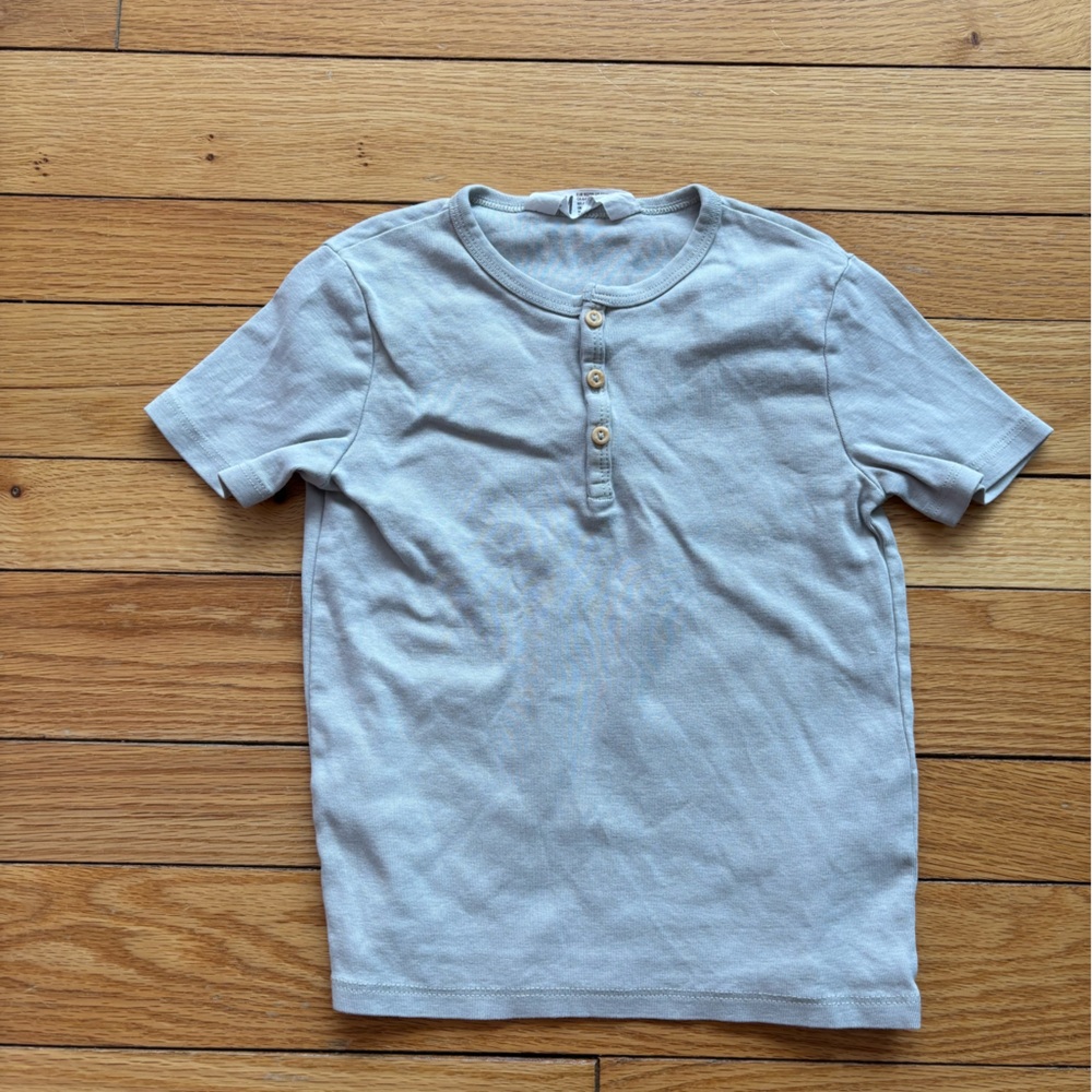 5T H&M tee